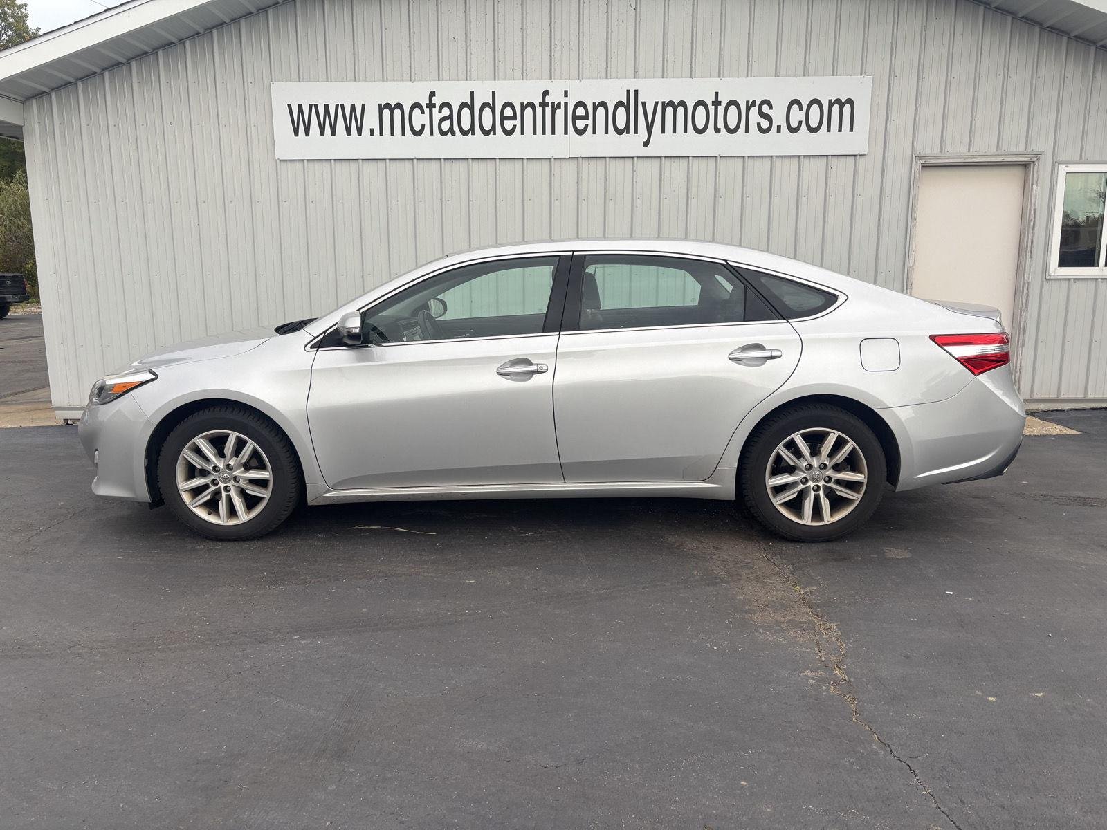 Used 2014  TOYOTA  image 5