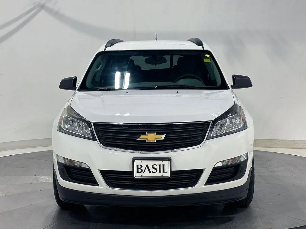 Used 2017 White Chevrolet LS image 9