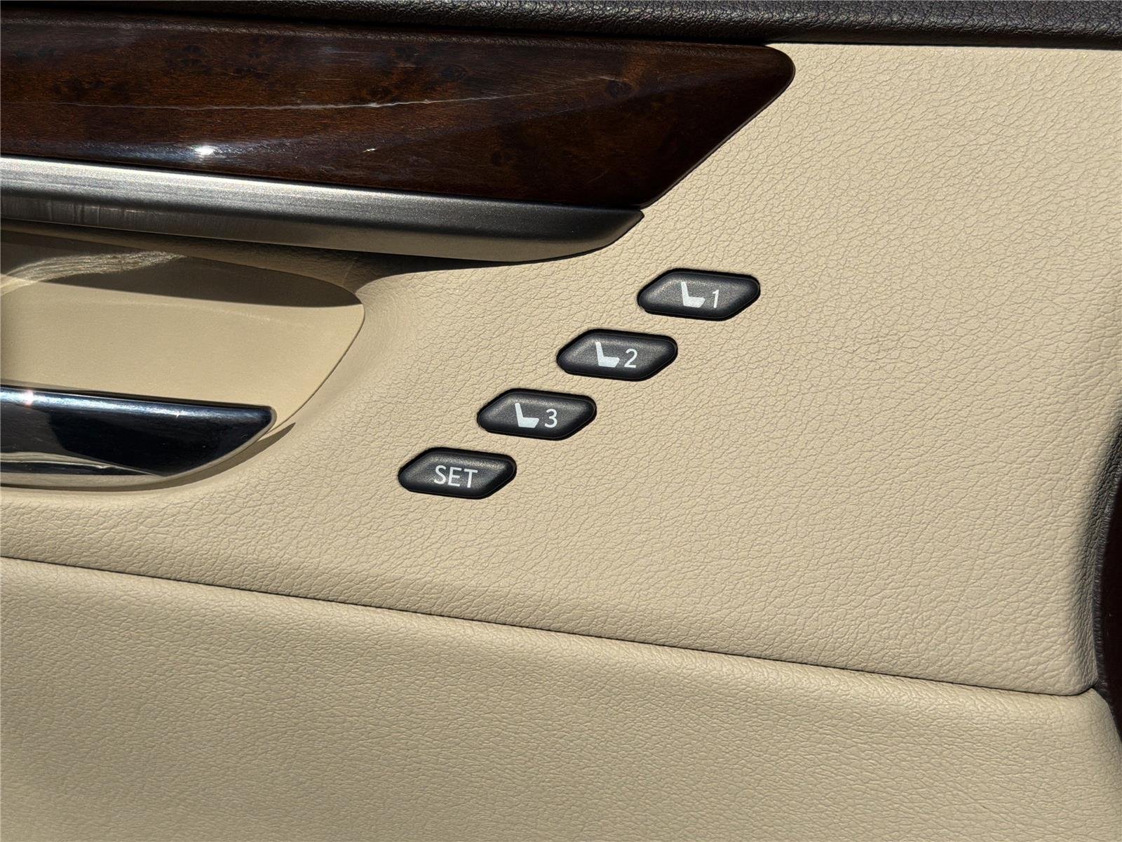 Used 2018  LEXUS  image 22