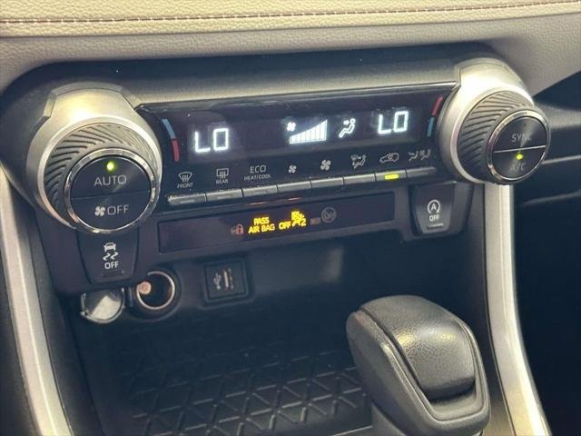 Certified Used 2025 MAGNETIC GRAY MET. Toyota  image 23