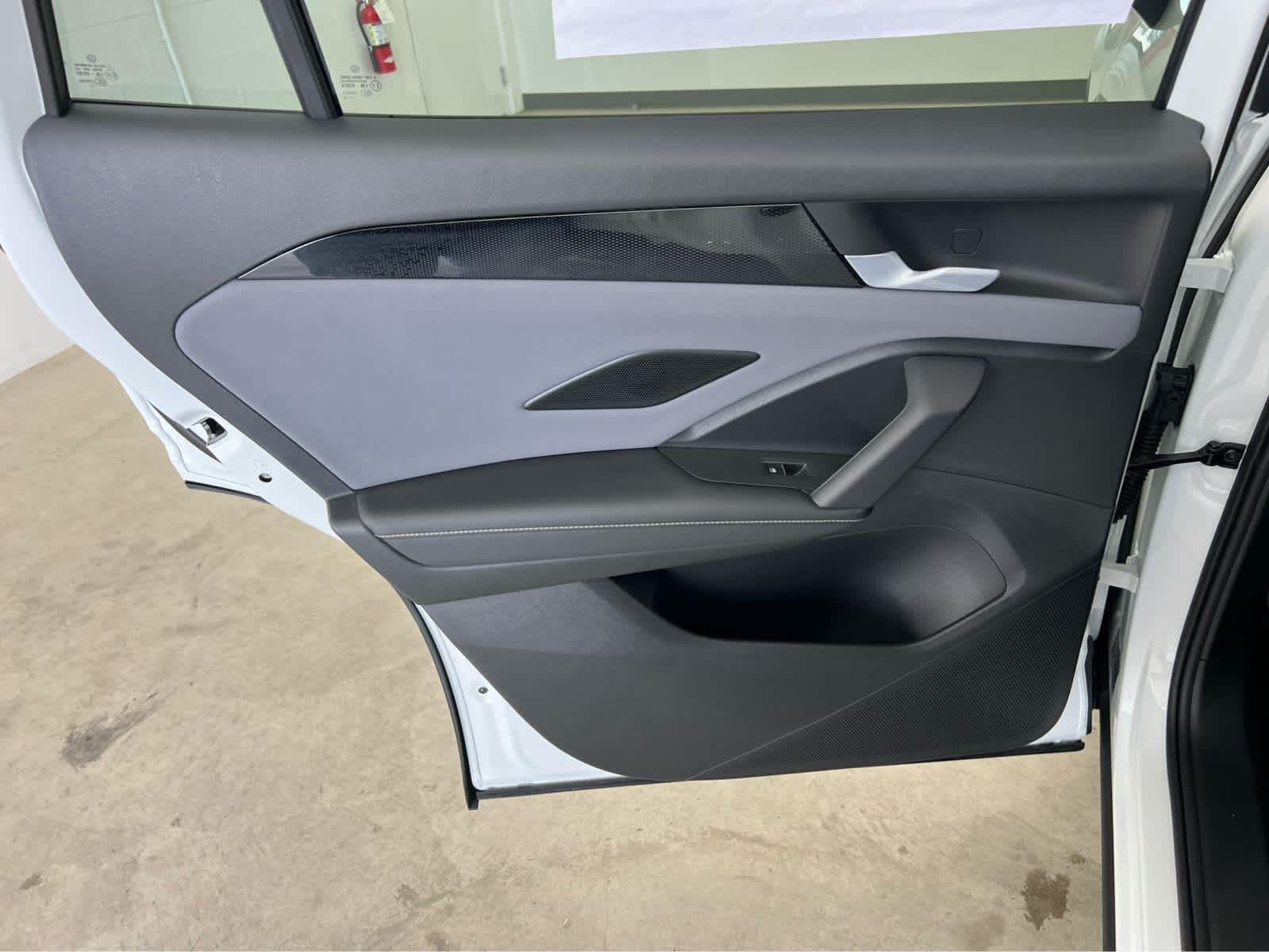 New 2026 Pure White Volkswagen SE image 23