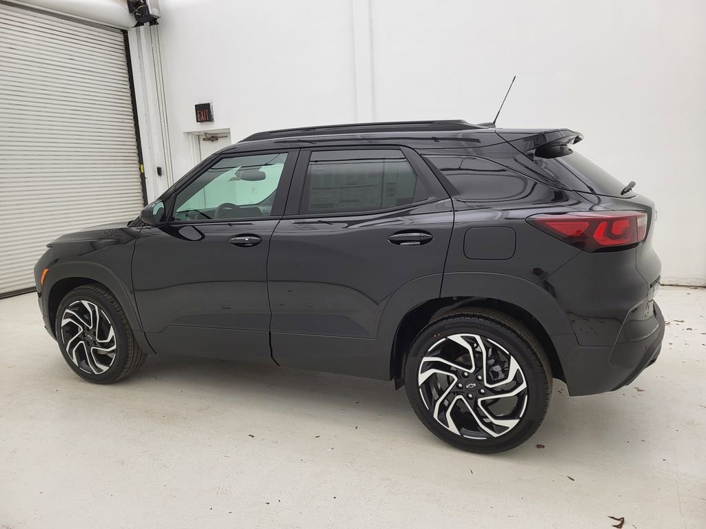 New 2026 Mosaic Black Metallic Chevrolet RS image 17