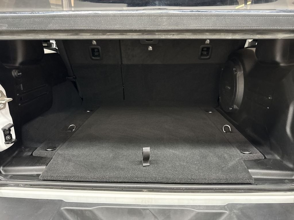 Used 2024 Bright White Clearcoat Jeep Sahara image 12