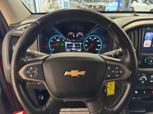 Used 2016 RED HOT Chevrolet 4WD Z71 image 19