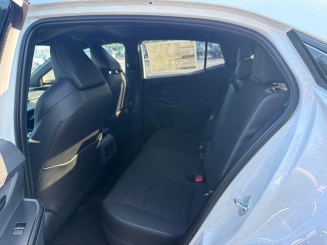 New 2026 Wind Chill Pearl <sup>1</sup> Toyota  SE image 23