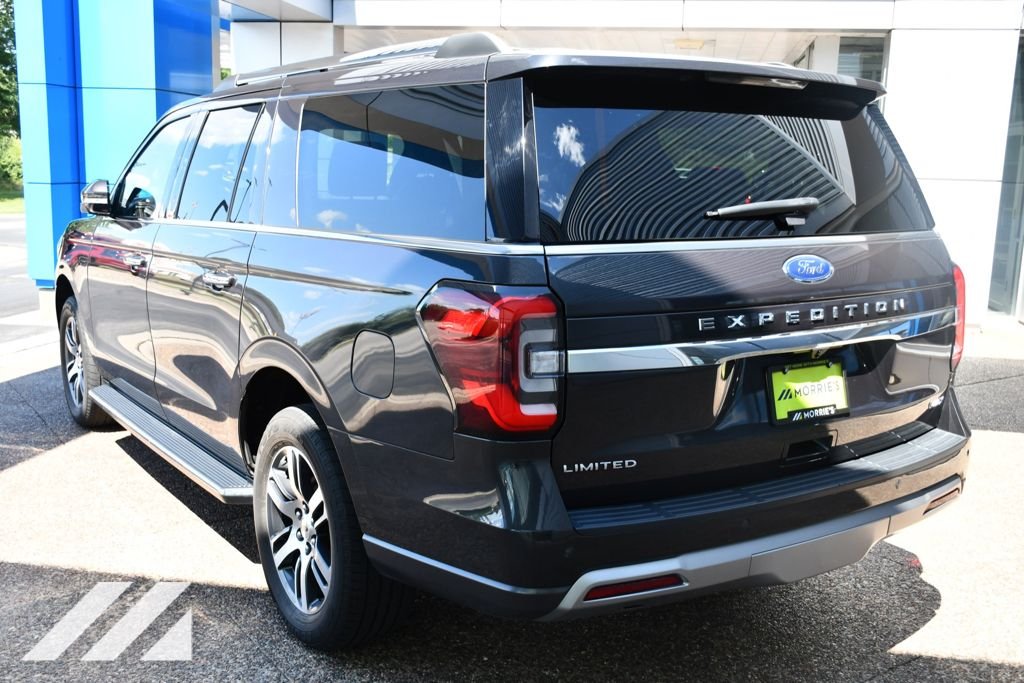 Used 2023  Ford Limited image 5