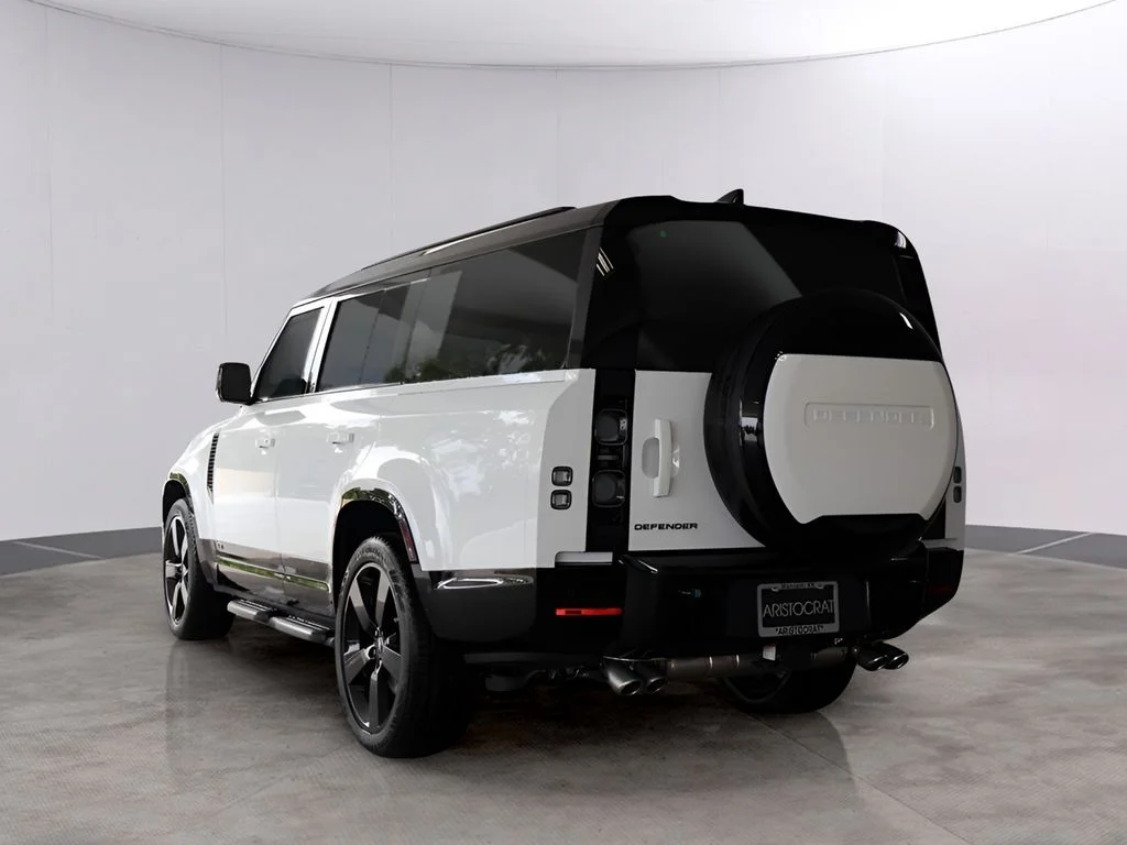 Certified Used 2025 Fuji White Land Rover V8 image 10