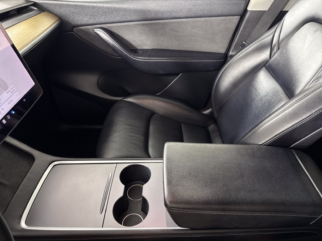 2022 Tesla Model Y Long Range - Photo 18