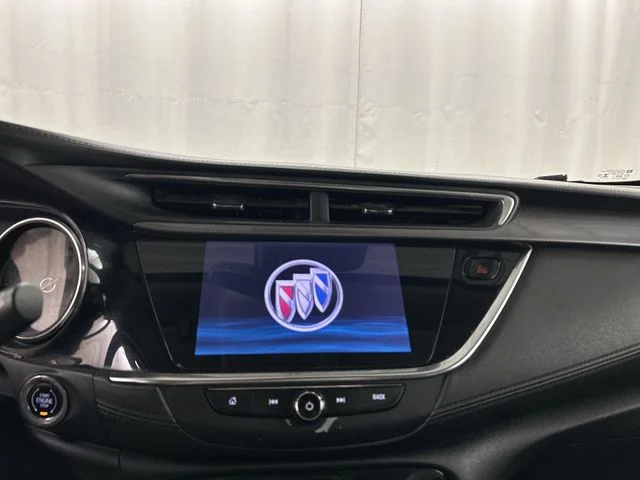 Used 2022 Red Buick Essence image 9