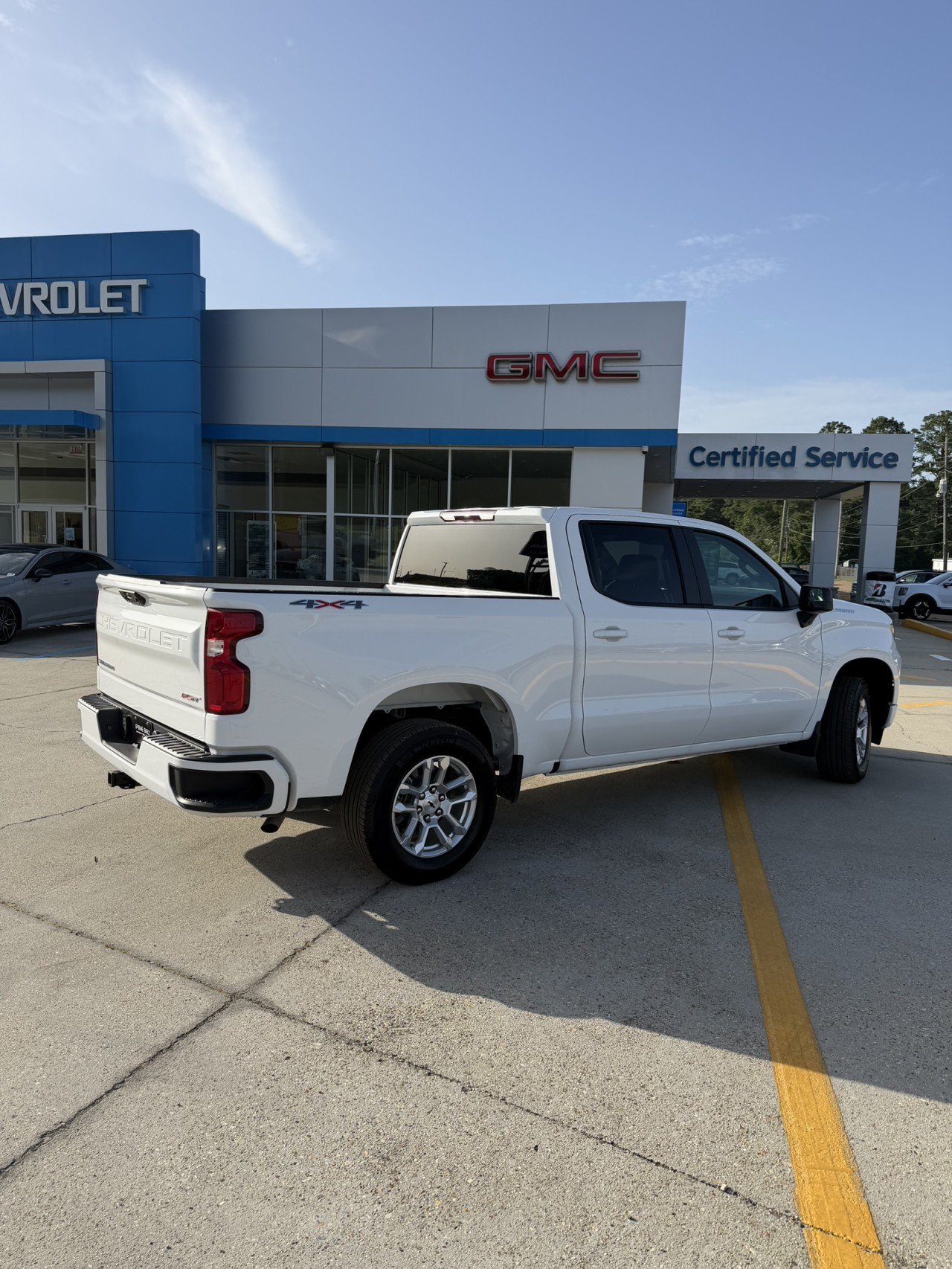 Used 2026 Summit White Chevrolet RST image 4