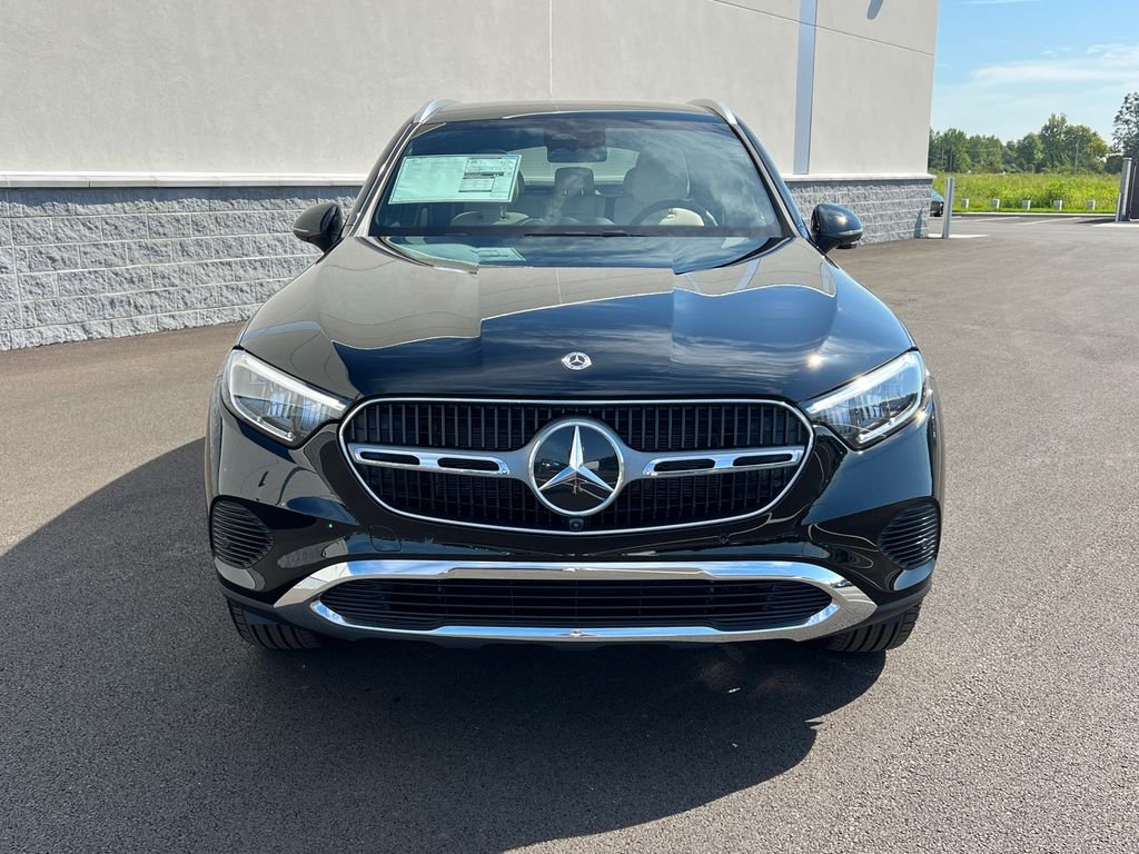 New 2027 Black Mercedes-Benz GLC 300 image 3