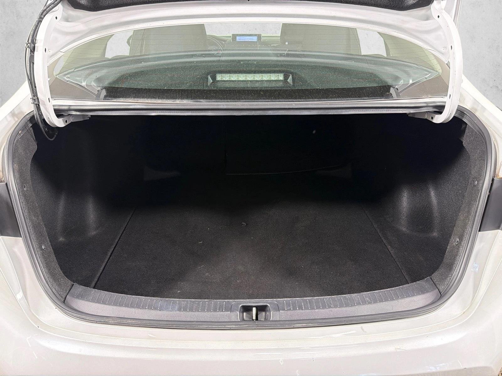 Used 2024 Wind Chill Pearl Toyota LE image 18