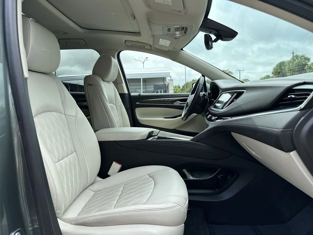Used 2022 Green Buick Avenir image 24