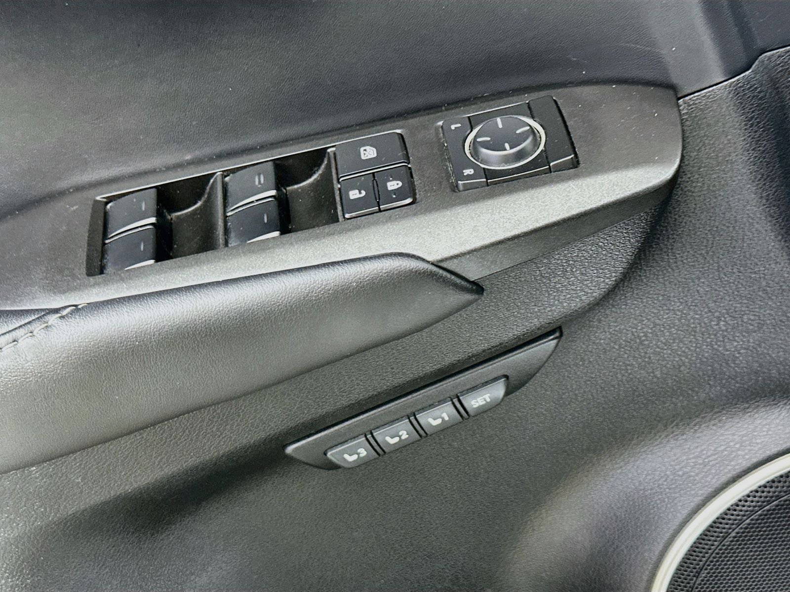 Used 2016 Ultra White Lexus 200t F Sport image 18