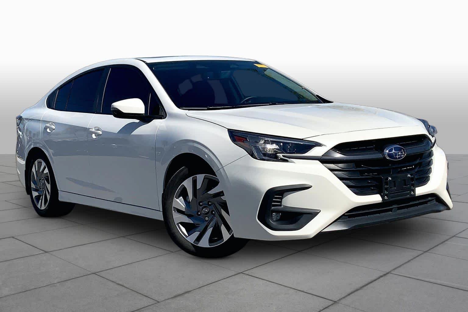 Used 2025 Crystal White Pearl Subaru Limited image 3