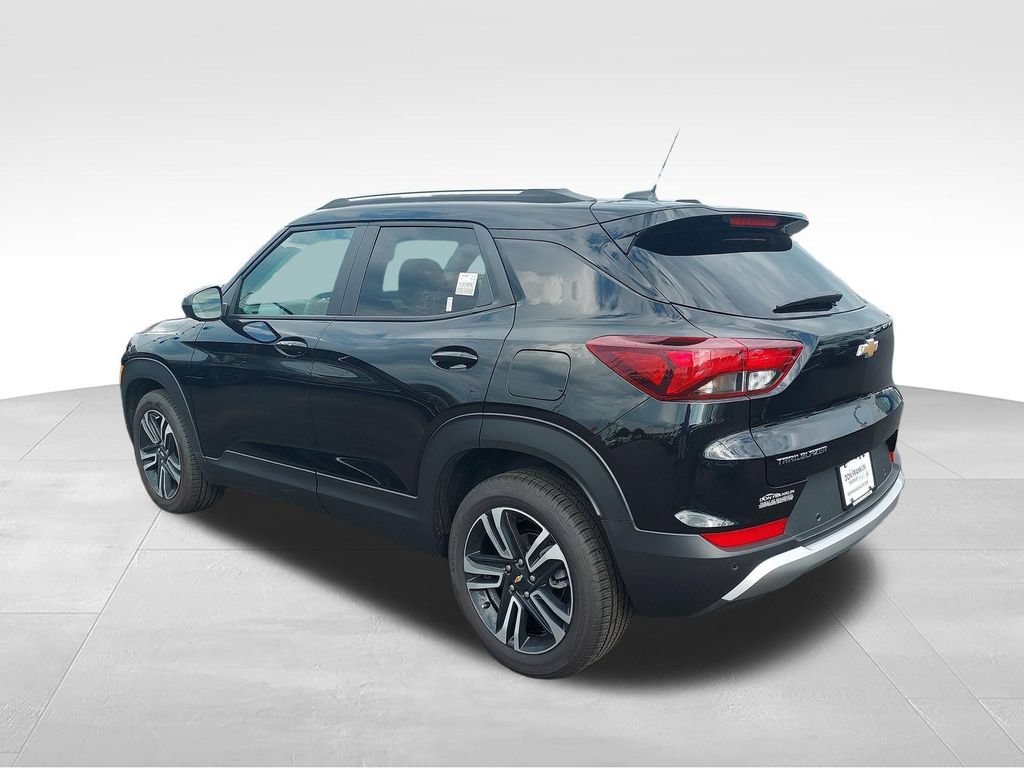 New 2026 Mosaic Black Metallic Chevrolet LT image 3