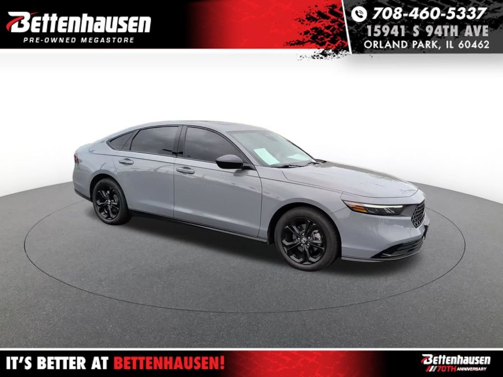 Used 2025 Gray Honda SE image 3