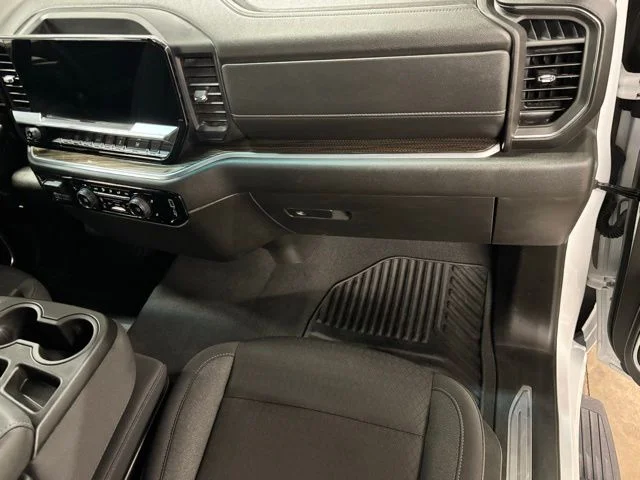 Used 2025 White Chevrolet LT image 20