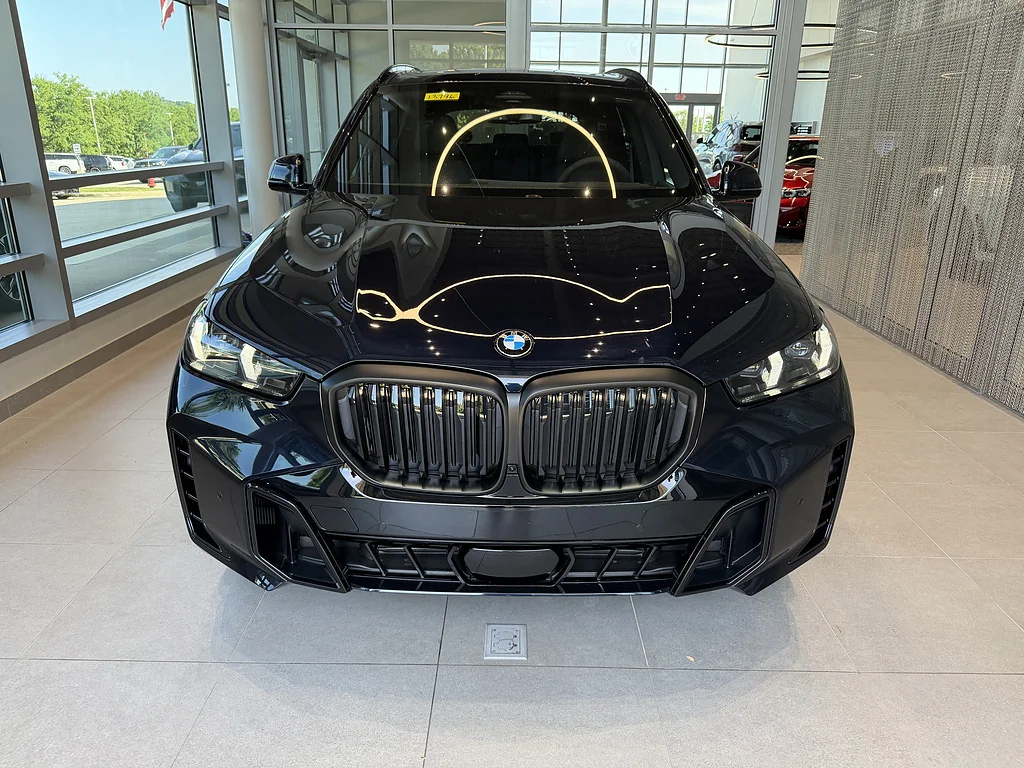 New 2026 Carbon Black Metallic BMW xDrive40i image 2