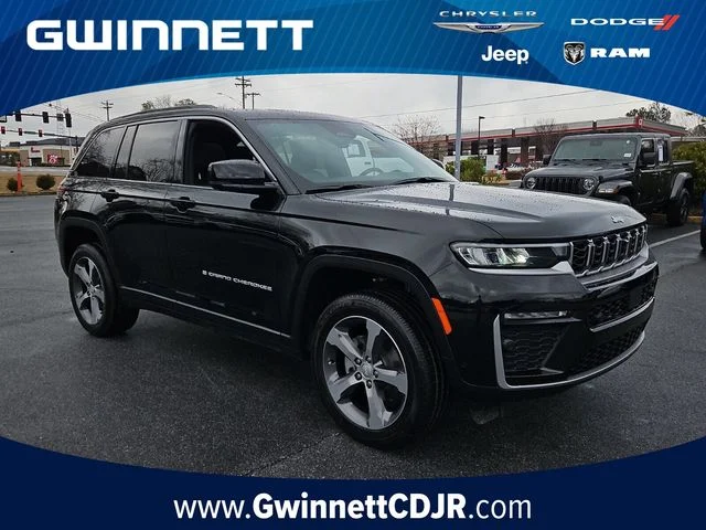 New 2026 Diamond Black Crystal Pearl-Coat Exterior Paint Jeep Limited image 1