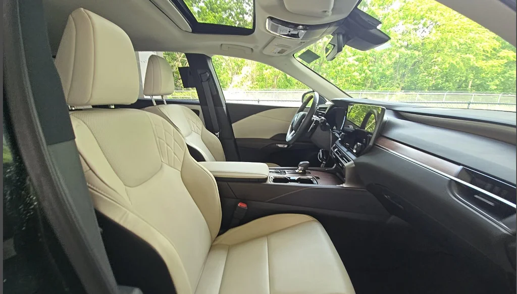 Used 2023 Black Lexus 350 Premium image 14