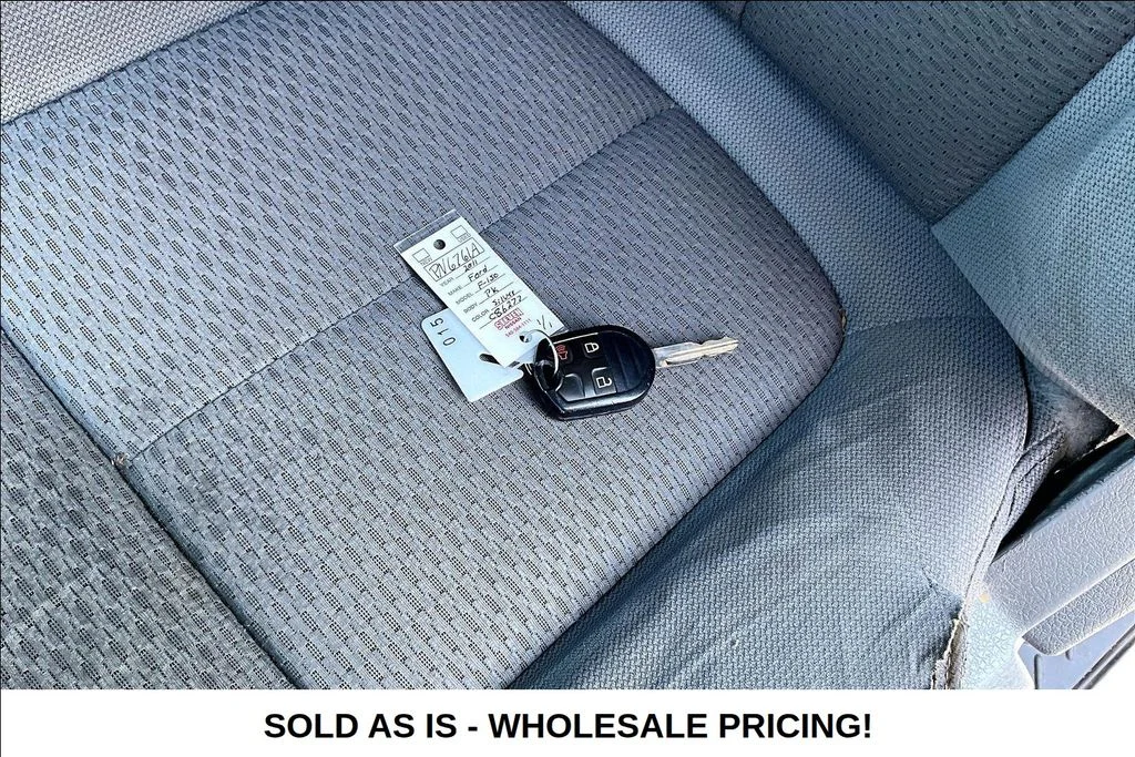 Used 2011 Silver Ford XL image 32