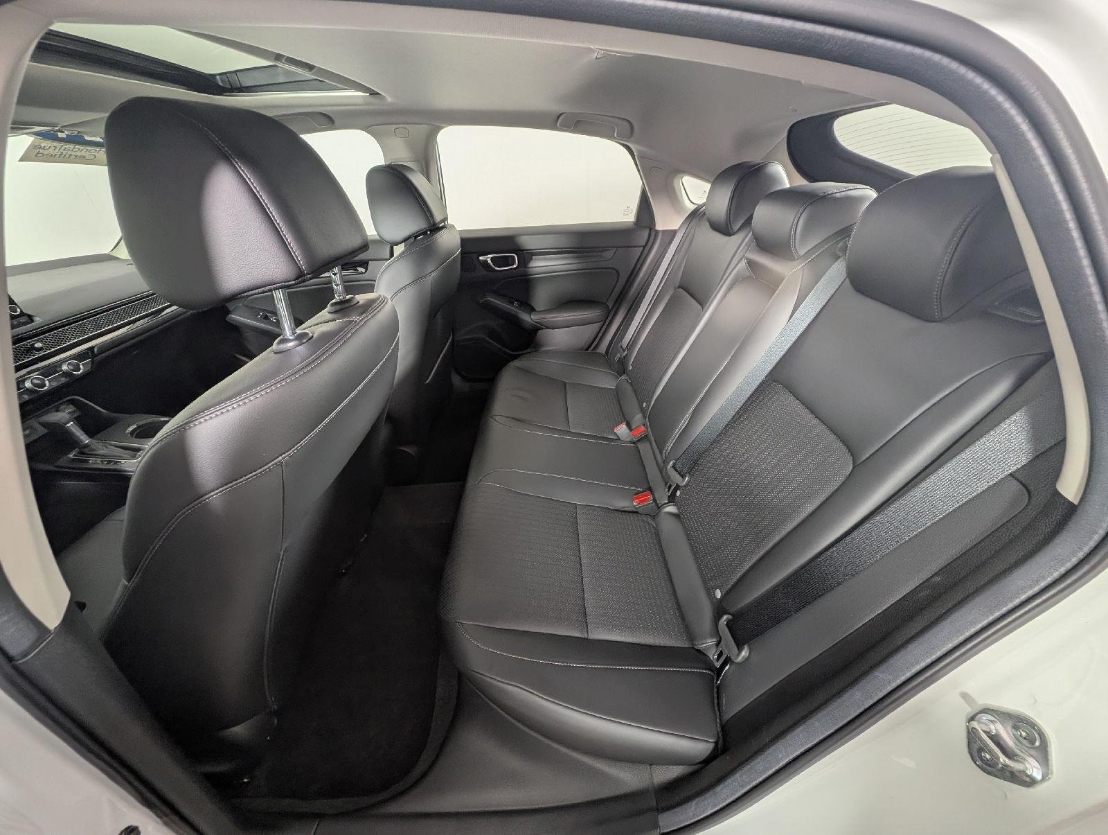 2024 Honda Civic Hatchback EX-L - Photo 31