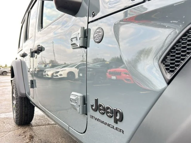 New 2026 Anvil Clear-Coat Exterior Paint Jeep Sport S image 18
