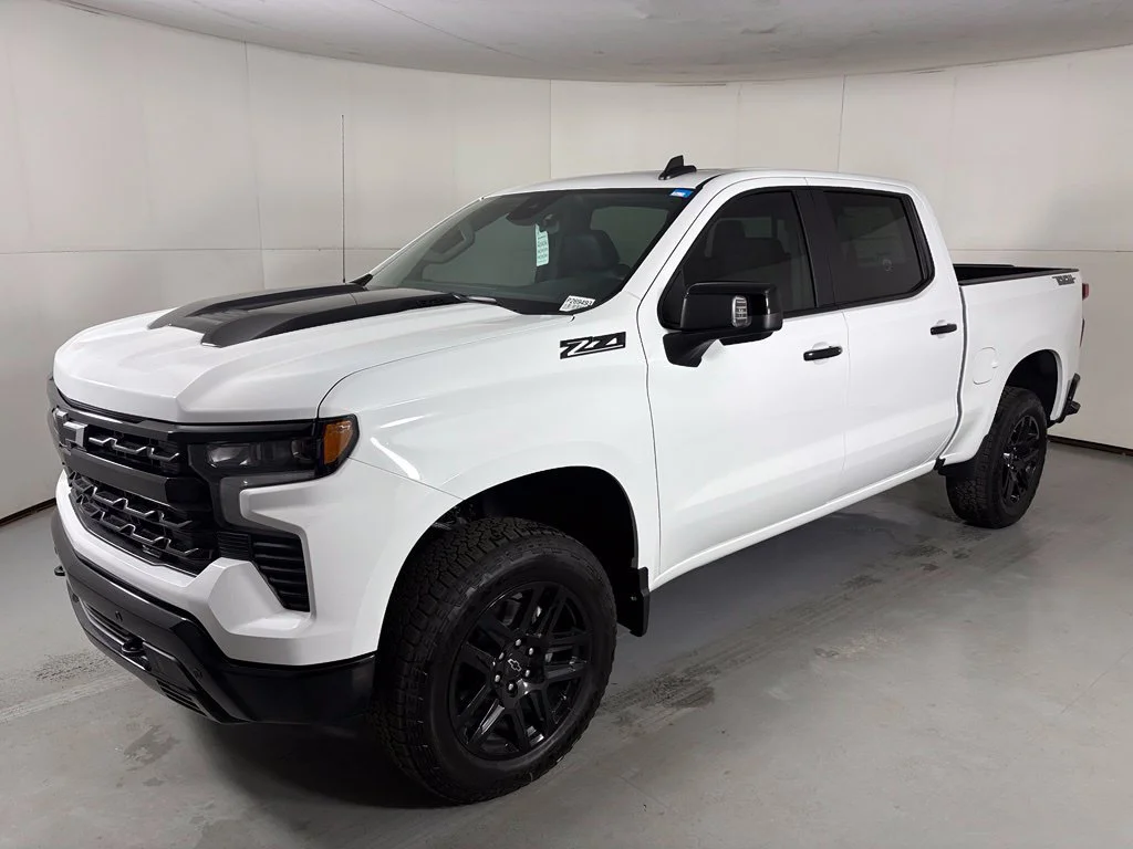 New 2026 Summit White Chevrolet LT Trail Boss image 5