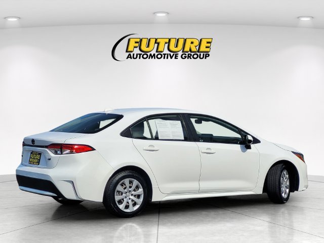 Used 2022 White Toyota LE image 4