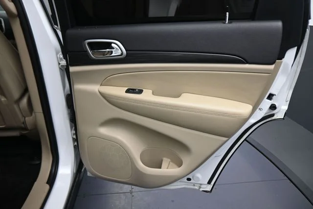 Used 2019 White Jeep Laredo E image 64
