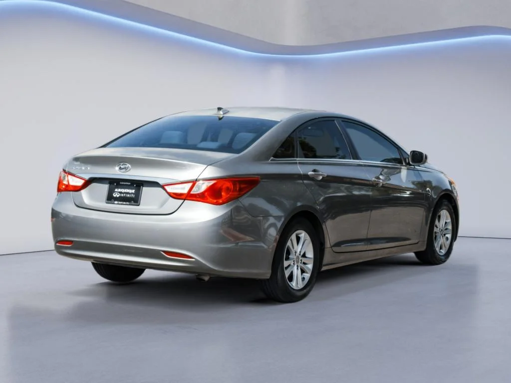 Used 2013 Harbor Gray Metallic Hyundai GLS image 5