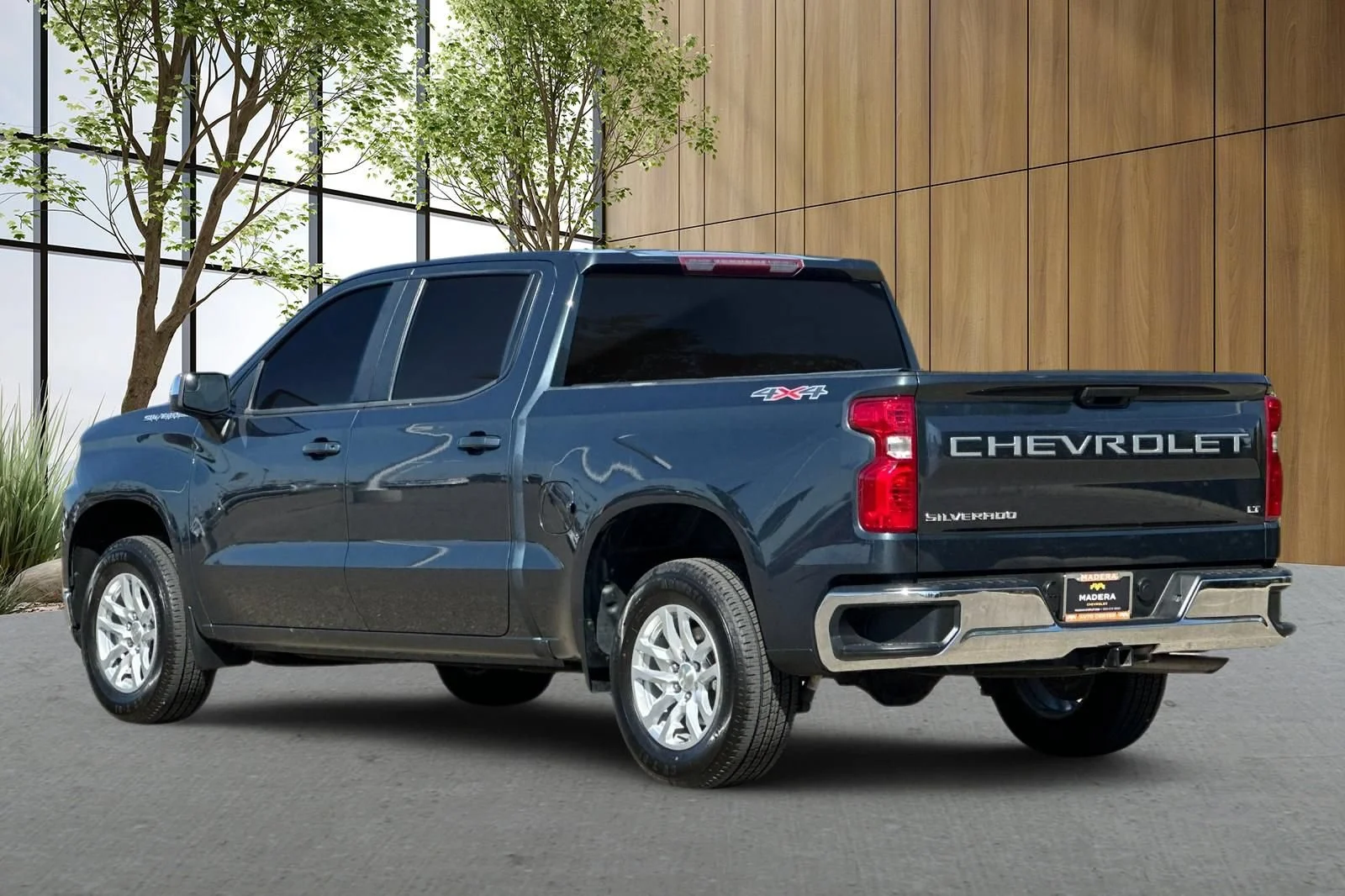 Used 2020 SHADOW GRAY METALLIC Chevrolet LT image 6