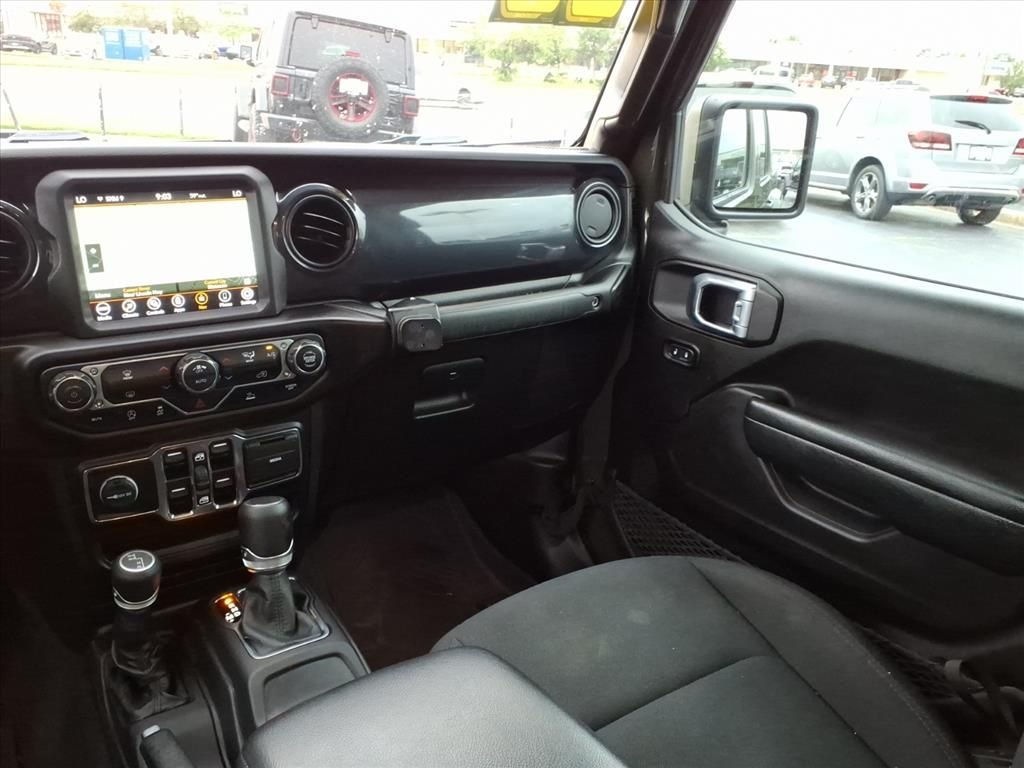 Used 2022 Green Jeep Sport image 11