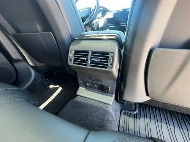 New 2026 Santorini Black Land Rover Dynamic SE image 17