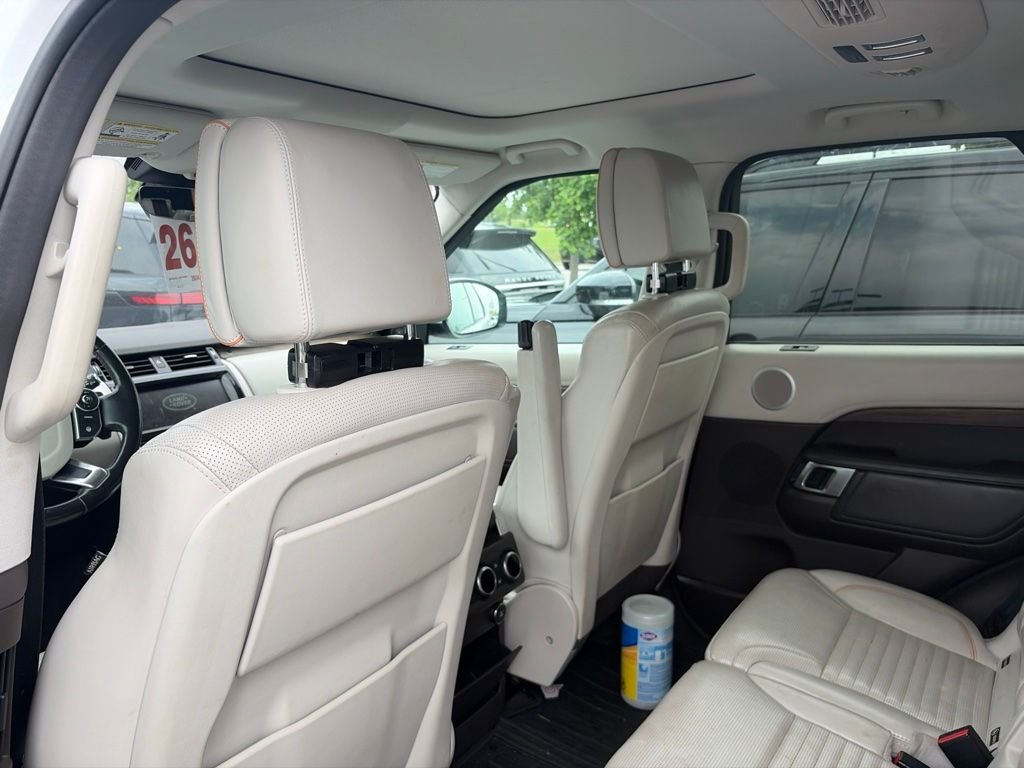 Used 2018 Fuji White Land Rover HSE Luxury image 20