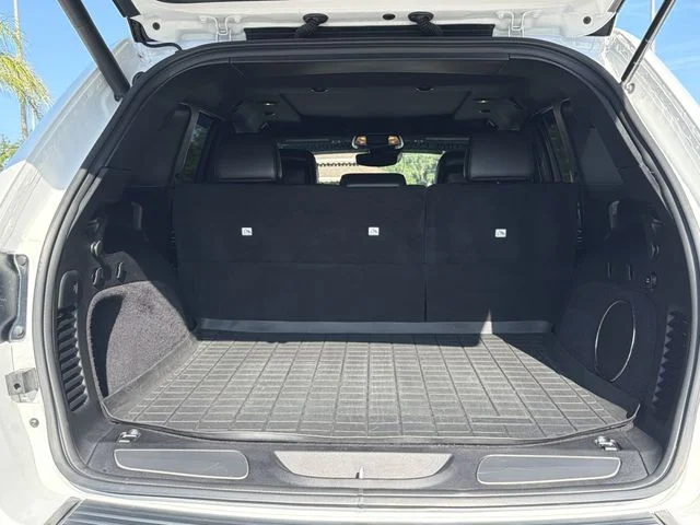Used 2021 White Jeep Overland image 10