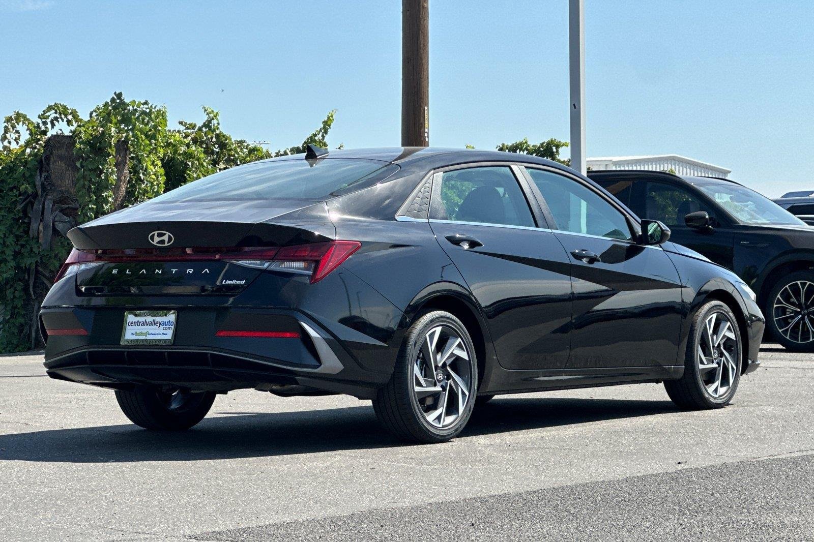 New 2026 Abyss Black Hyundai Limited image 4