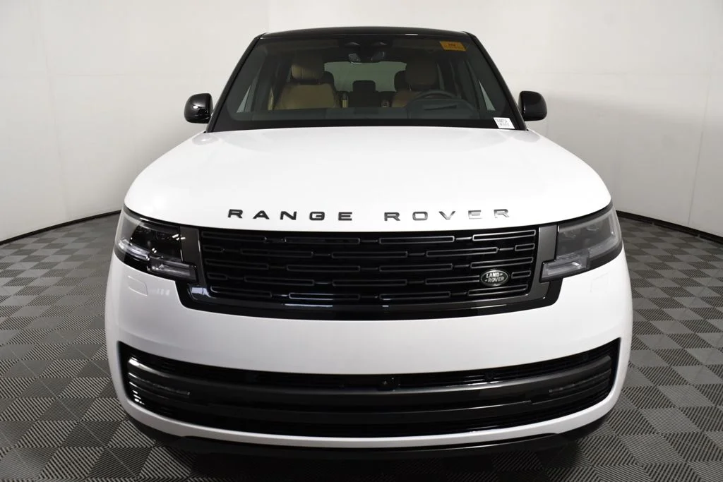 New 2026 Ostuni Pearl Wh Land Rover SE image 10