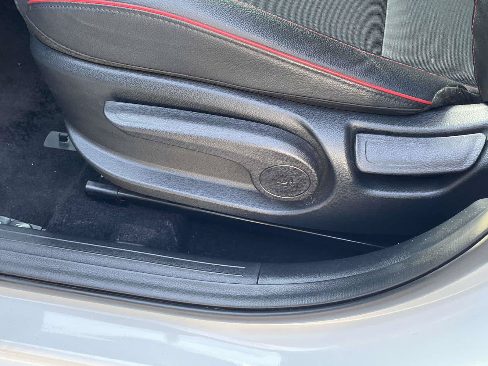 Used 2024 Snow White Pearl Kia GT image 21