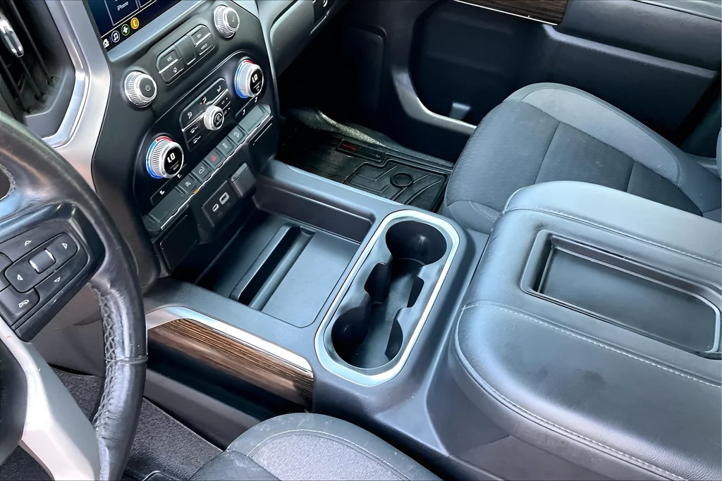 Used 2021 Brown GMC Elevation image 15