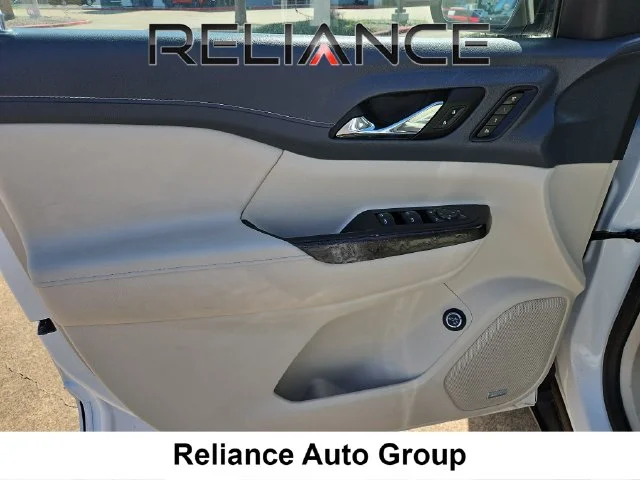 Used 2023 White GMC Denali image 19