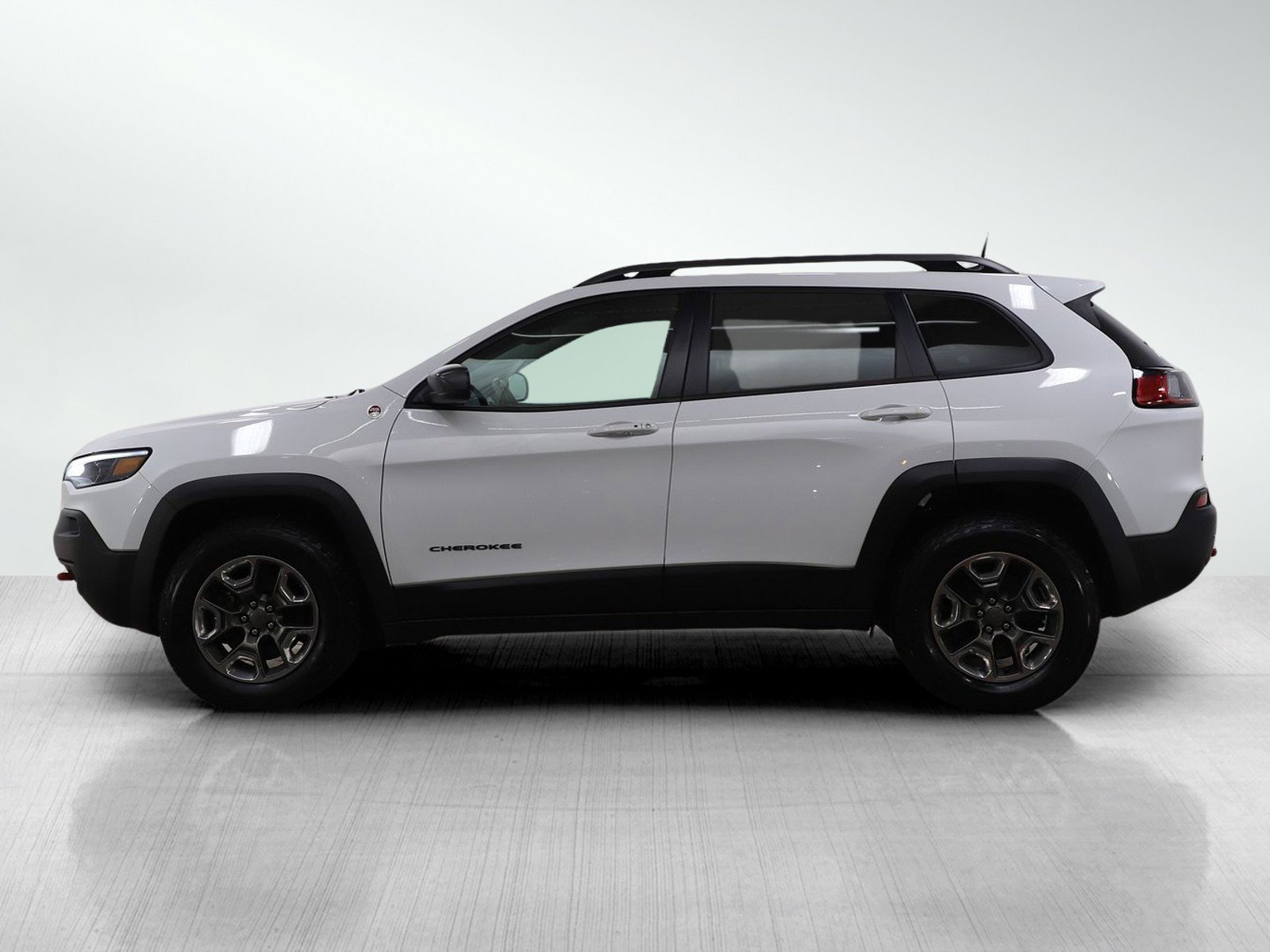 Used 2019 Jeep Cherokee Trailhawk with VIN 1C4PJMBXXKD399556 for sale in Minneapolis, Minnesota