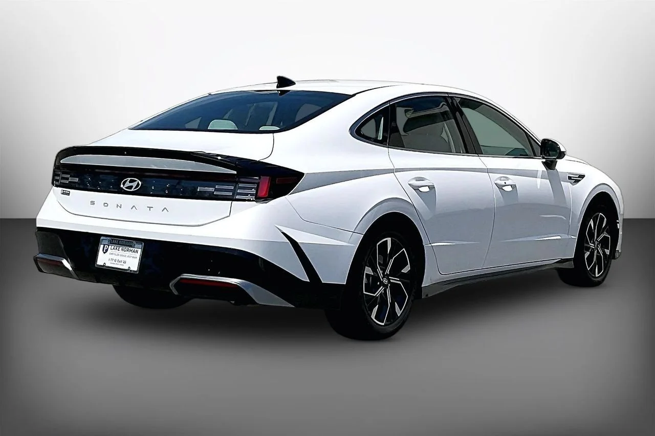 Certified Used 2024 White Hyundai SEL image 8