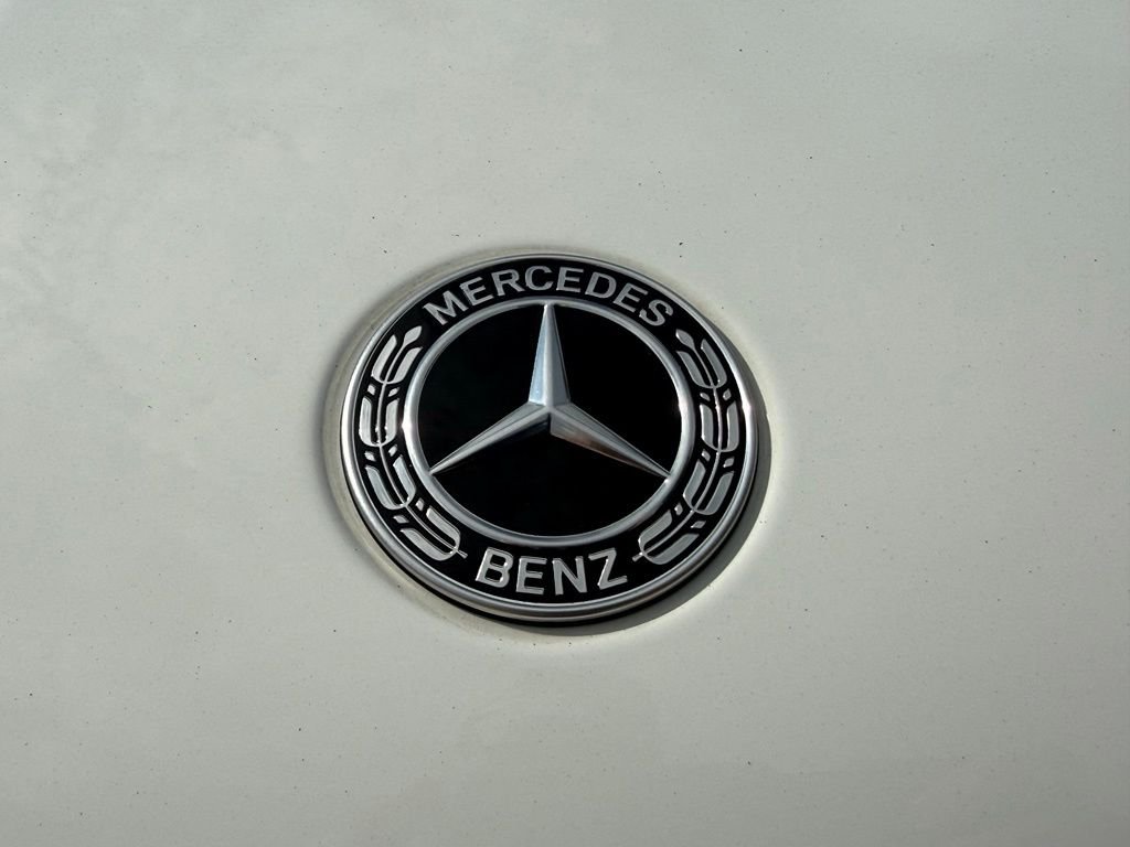 Used 2025 White Mercedes-Benz GLC 350e image 11