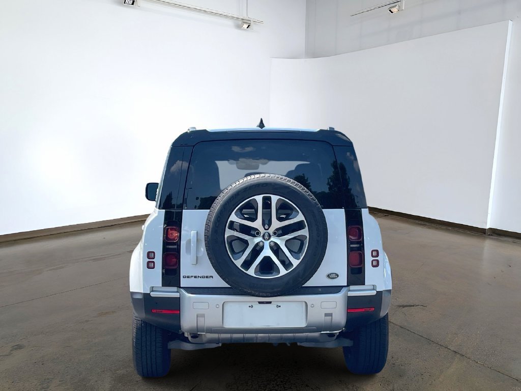 Used 2023 Fuji White Land Rover S image 5