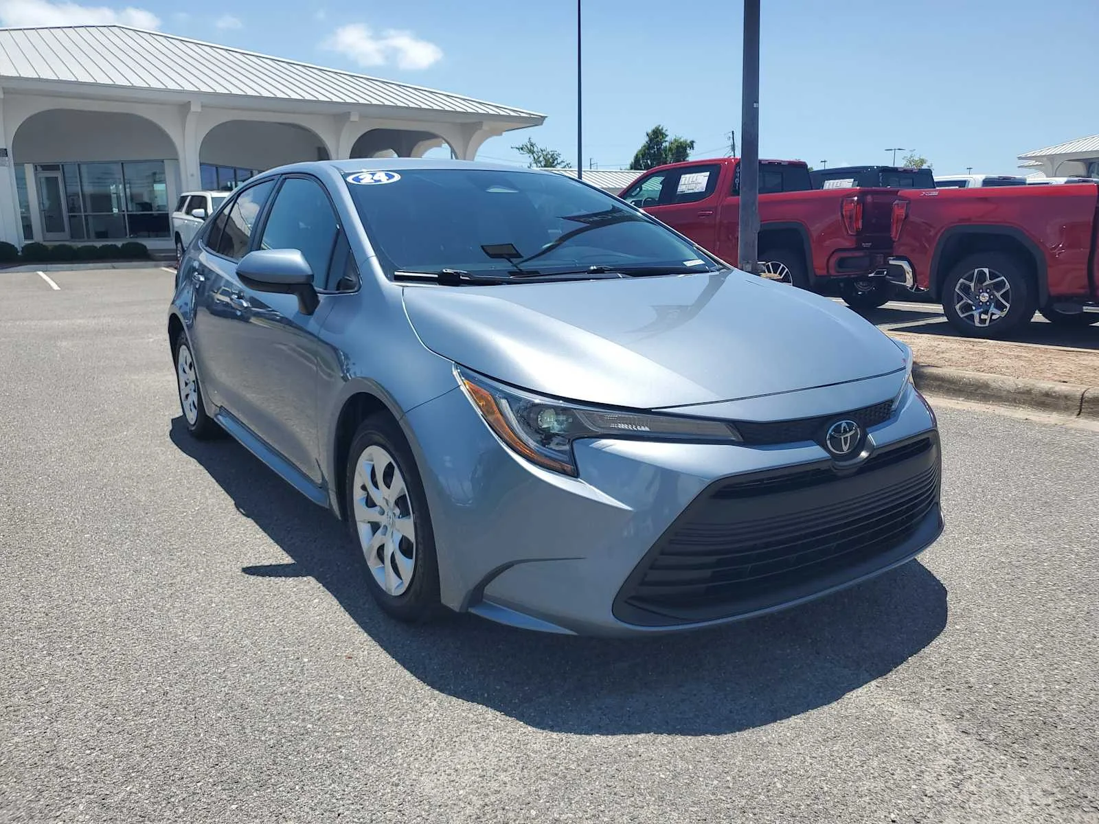 Used 2024  Toyota LE image 8