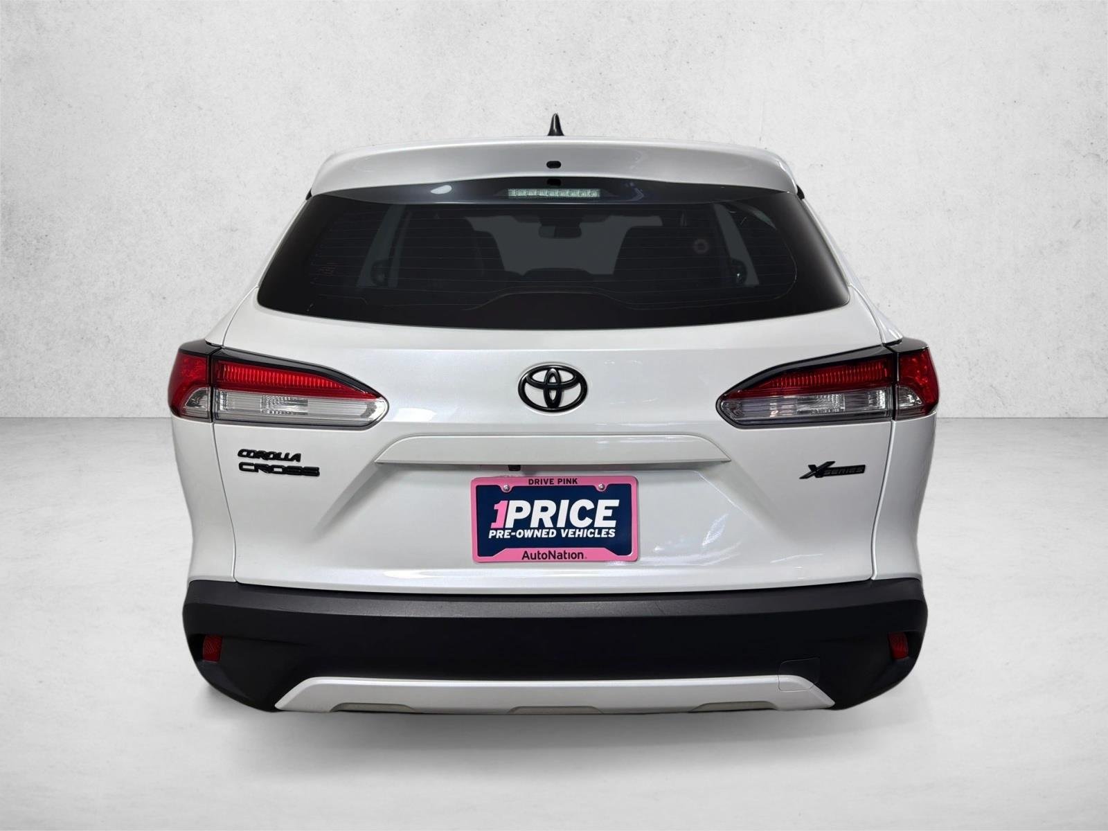 Certified Used 2025 Wind Chill Pearl Toyota L image 4