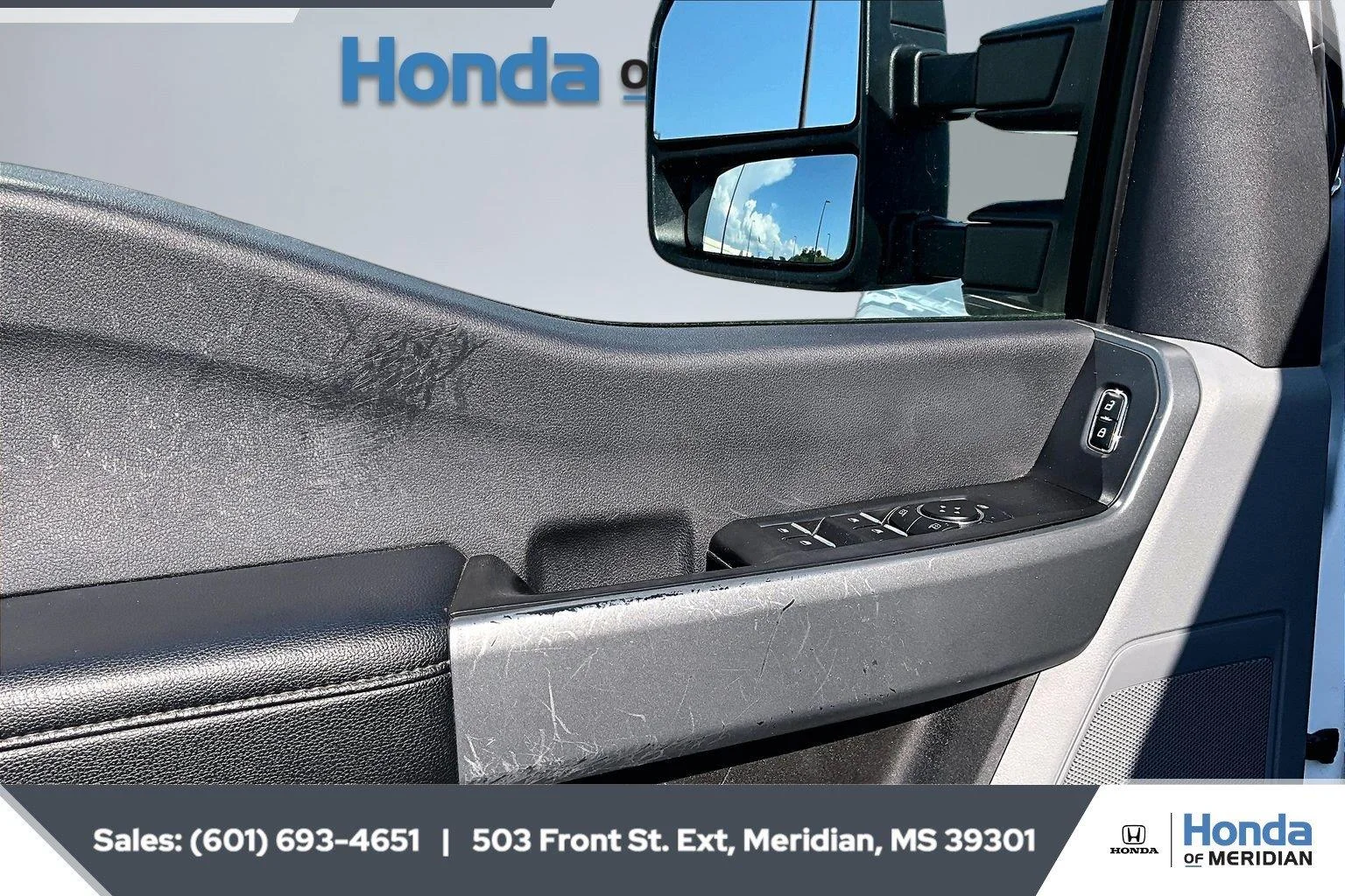 Used 2023 Oxford White Ford XLT image 17
