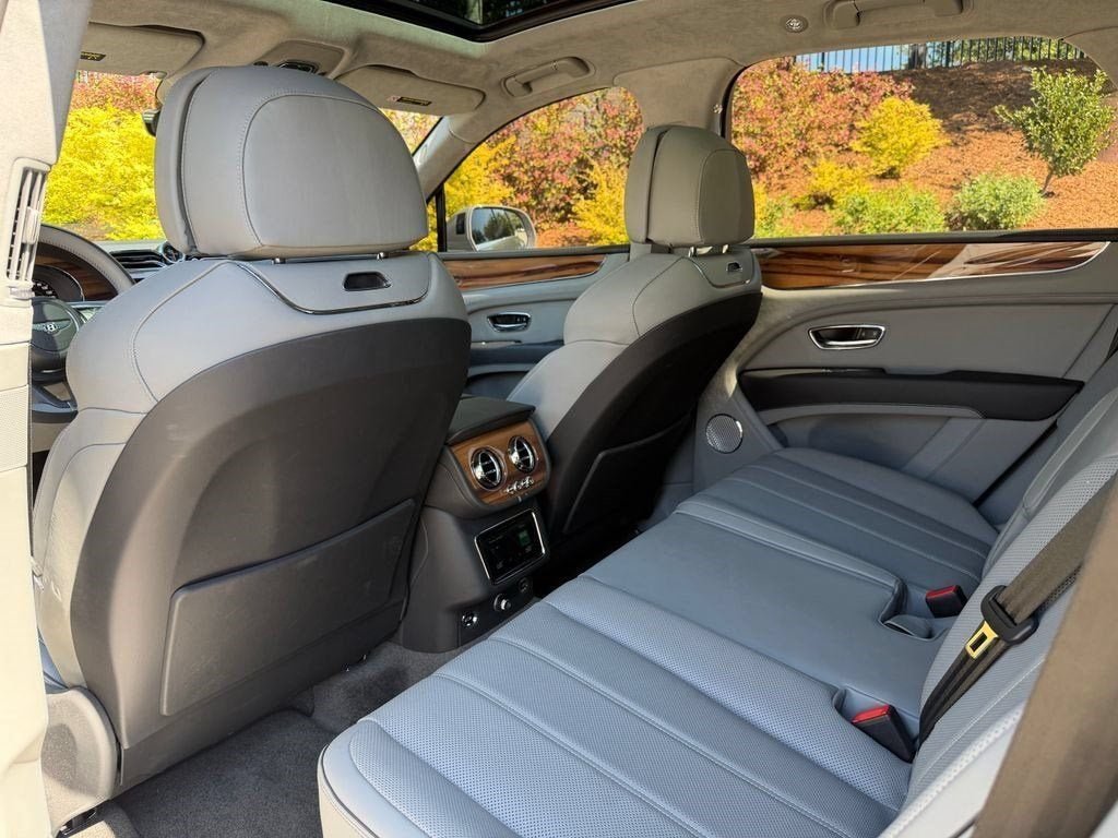 Used 2025 Gravity Gray Bentley Azure image 35